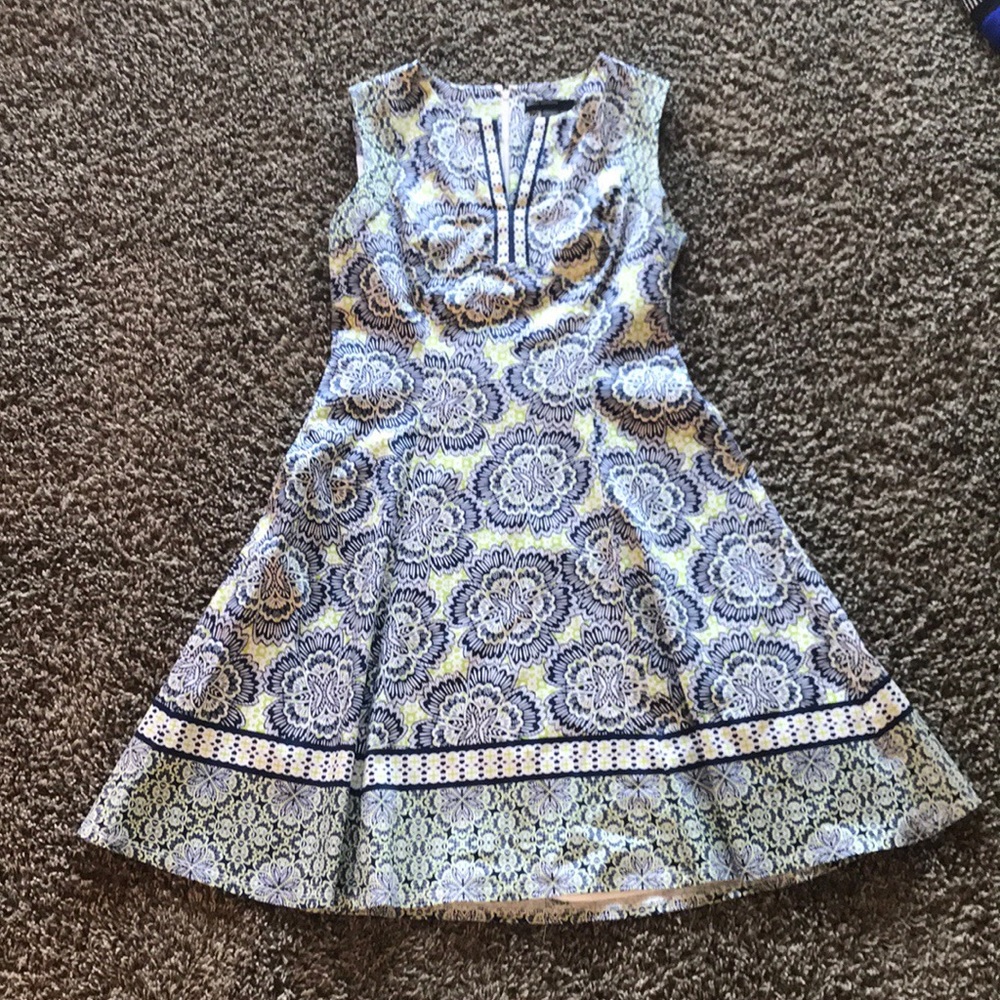 Authentic Maggy London Floral Dress. Size US 6
